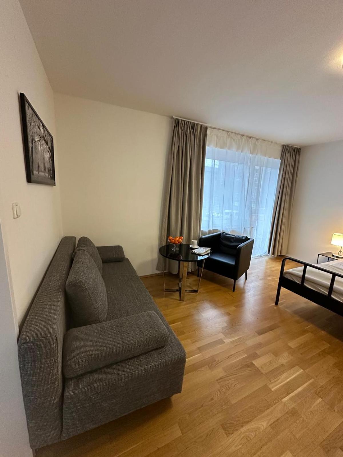 Hotel-Pension Asta München Exteriör bild