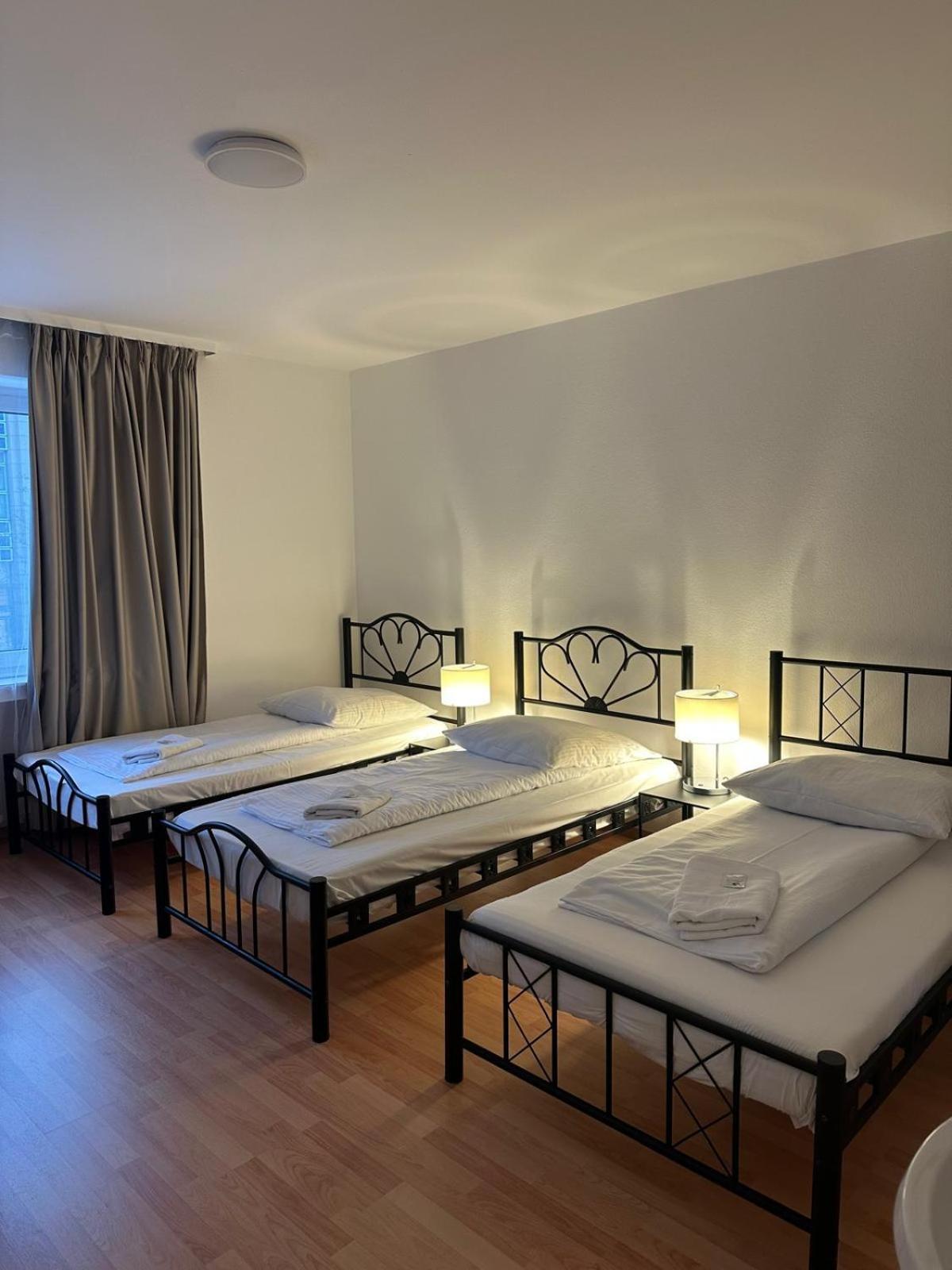 Hotel-Pension Asta München Exteriör bild