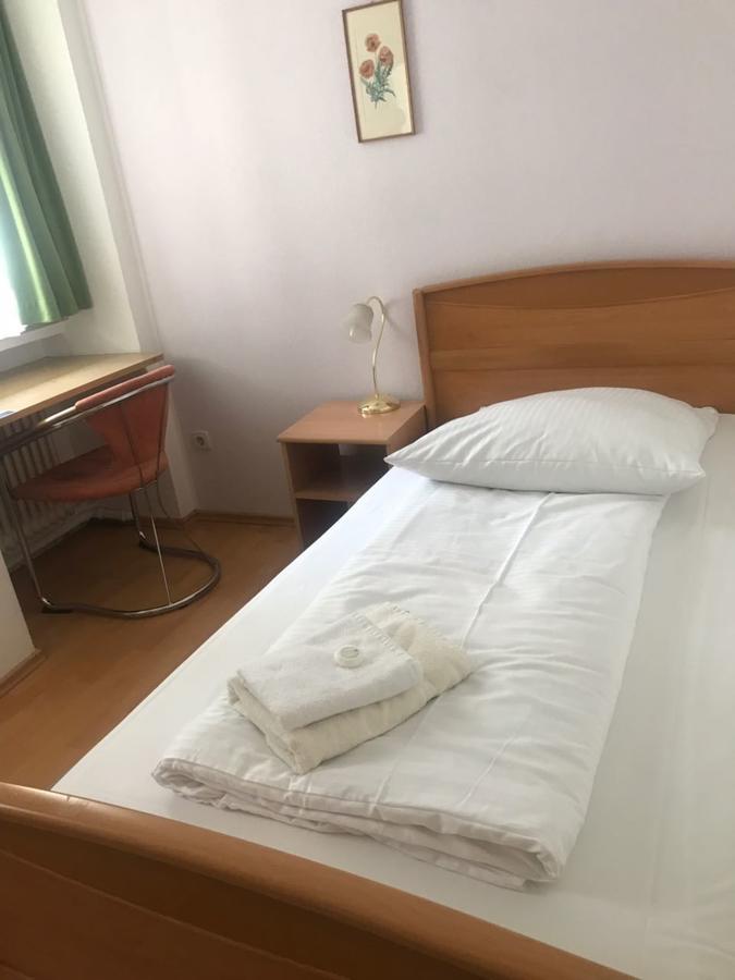 Hotel-Pension Asta München Exteriör bild