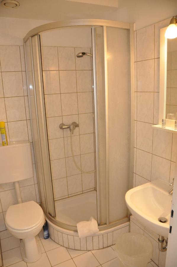 Hotel-Pension Asta München Exteriör bild