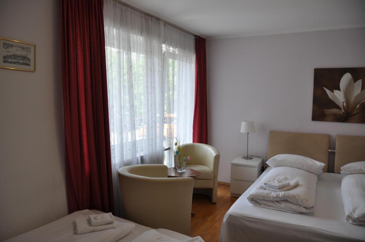 Hotel-Pension Asta München Exteriör bild